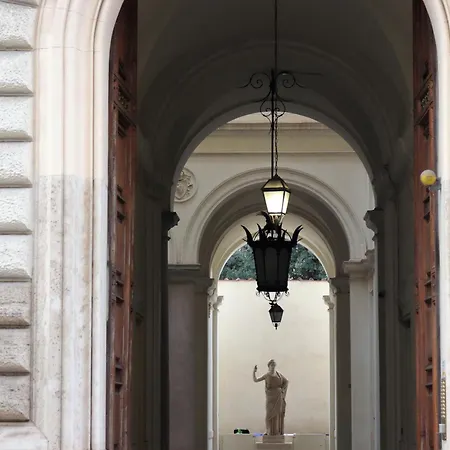 Barberini Grand Retreat With Terrace Apartment *