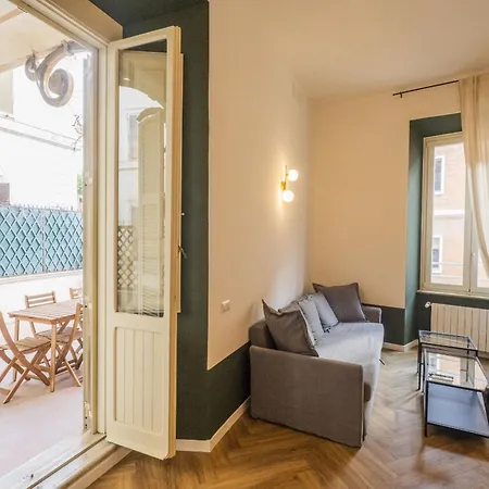 Barberini Grand Retreat With Terrace Apartment